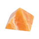 Figurine et Calcite Orange