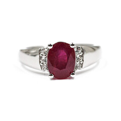 Bague en argent et Rubis de Madagascar