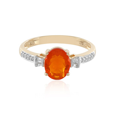 Bague en or et Opale cerise