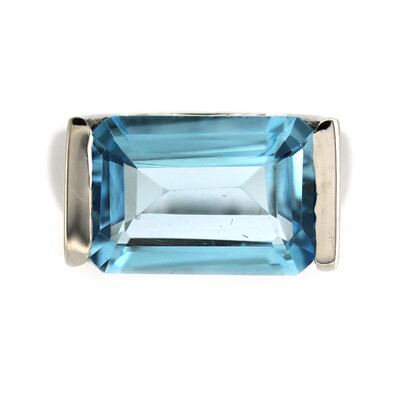 Bague en argent et Topaze bleu ciel