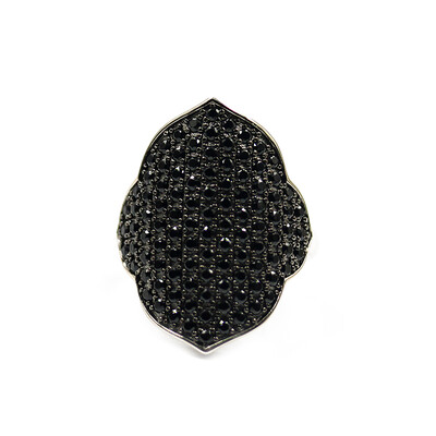 Bague en argent et Spinelle noir