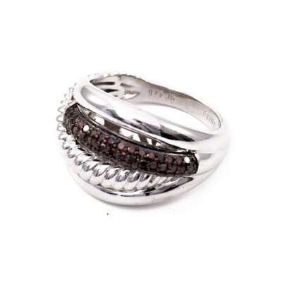 Bague en argent et Diamant rouge