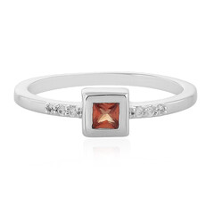 Bague en argent et Saphir rouge du soir