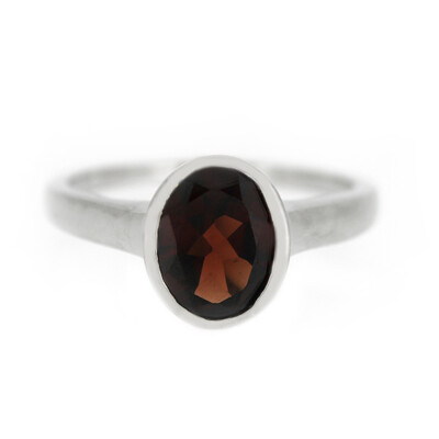 Bague en argent et Grenat du Mozambique