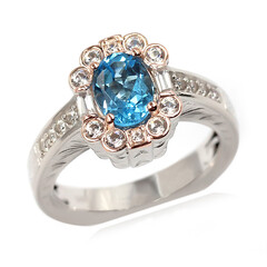 Bague en argent et Topaze bleu Suisse (Dallas Prince Designs)