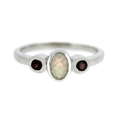 Bague en argent et Opale Welo