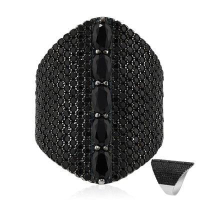 Bague en argent et Spinelle noir
