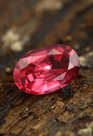 Spinelle rouge noble