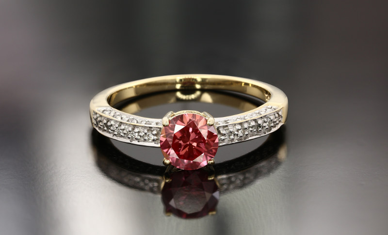 Bijoux en diamant rose au meilleur prix sur la bijouterie en ligne