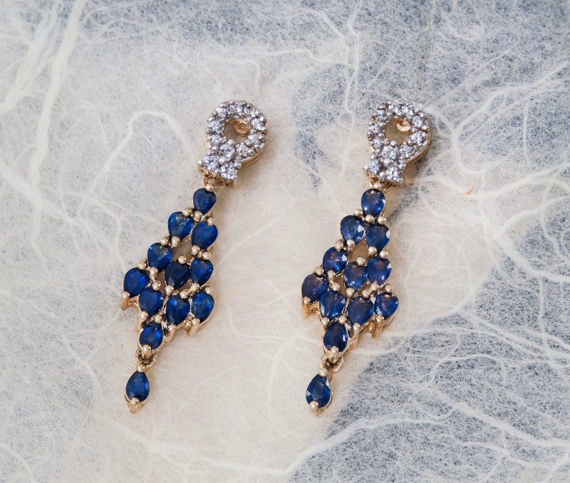 boucles d'oreilels en saphir