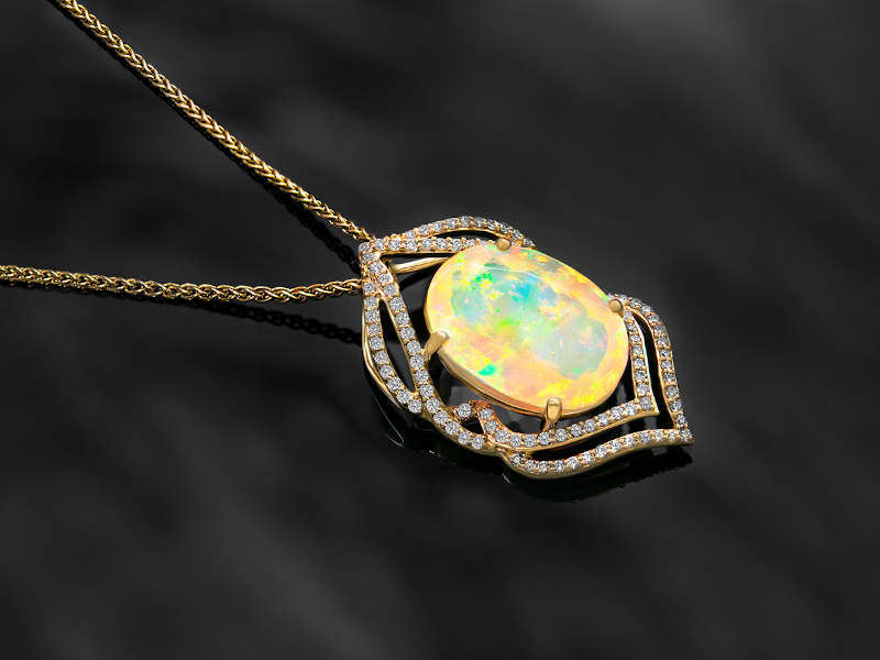 pendentif en or et opale