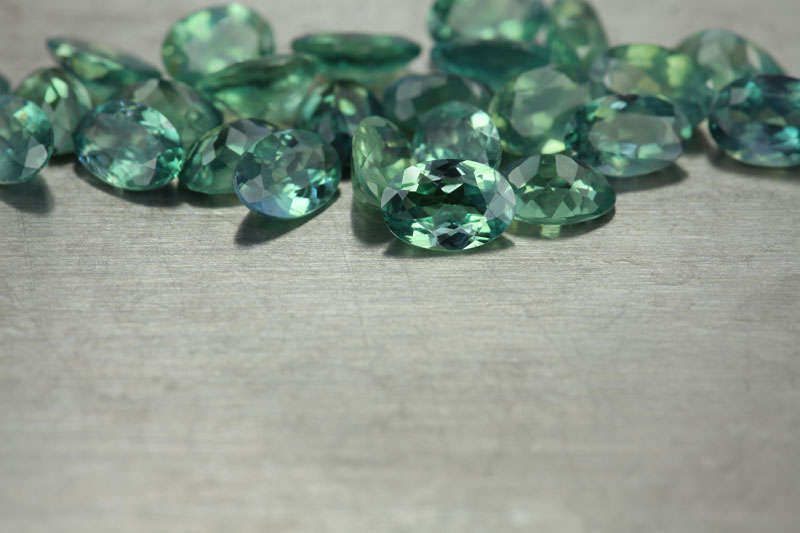 Alexandrite | Pierres fines et précieuses de A à Z avec Juwelo