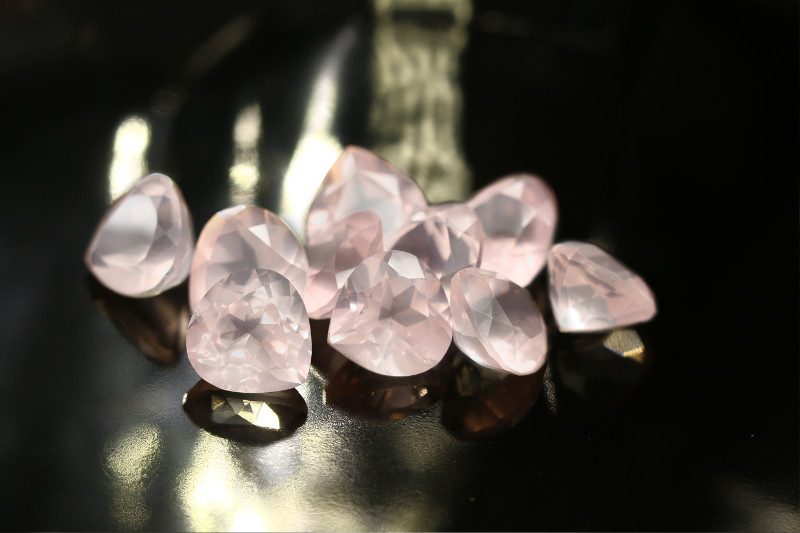 Quartz Rose | Pierres fines et précieuses de A à Z avec Juwelo